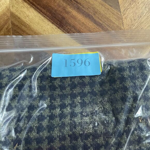 LL Bean Sweater Vest Houndstooth V Neck Lambs Wool Men's Medium Tall - Picture 6 of 6